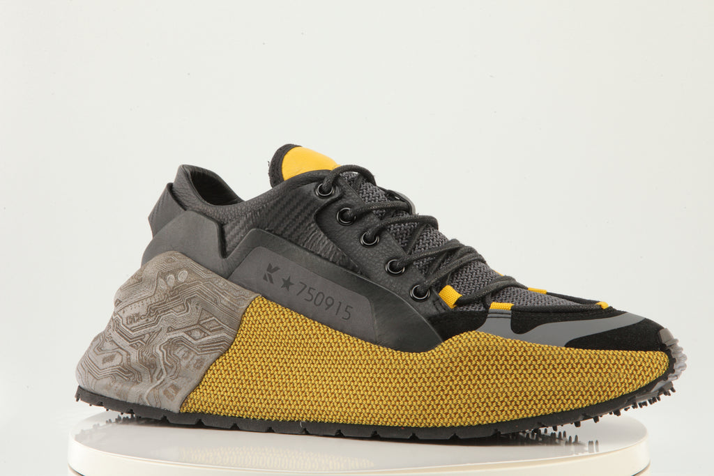 URBAN TECH KNIT // MEN’S SIGNATURE Where high-tech engineering meets street attitude.