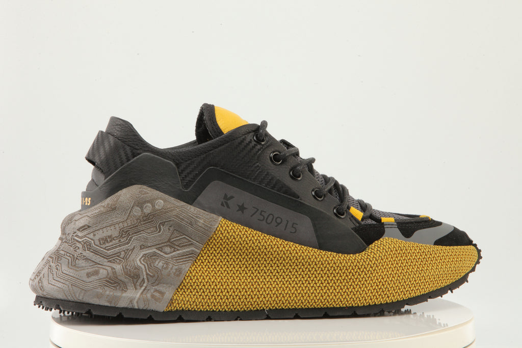 URBAN TECH KNIT // MEN’S SIGNATURE Where high-tech engineering meets street attitude.