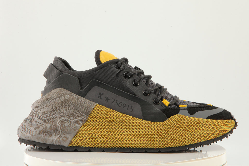 URBAN TECH KNIT // MEN’S SIGNATURE Where high-tech engineering meets street attitude.