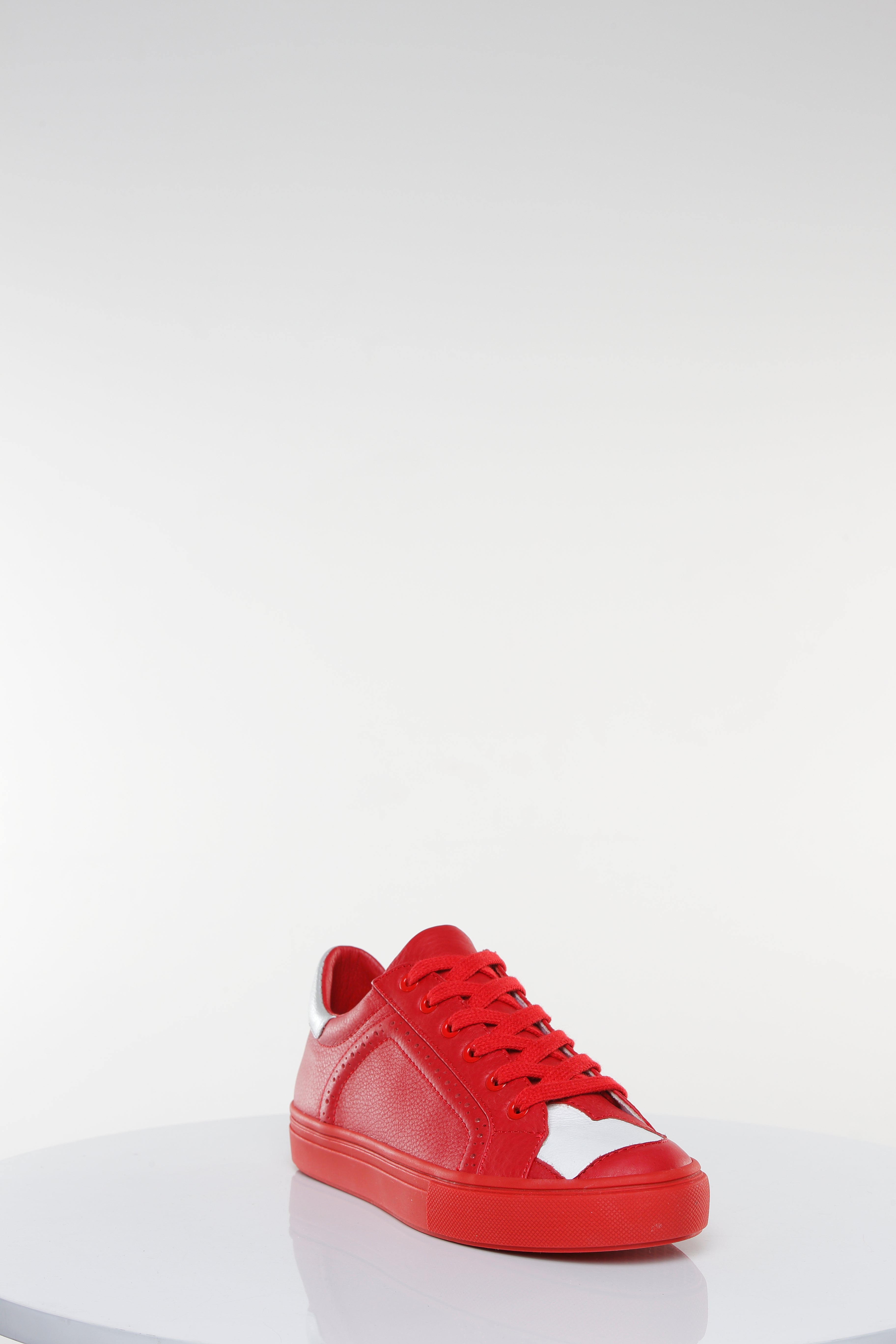 LOVE LOW–TOP (2018)  White Heart Edition